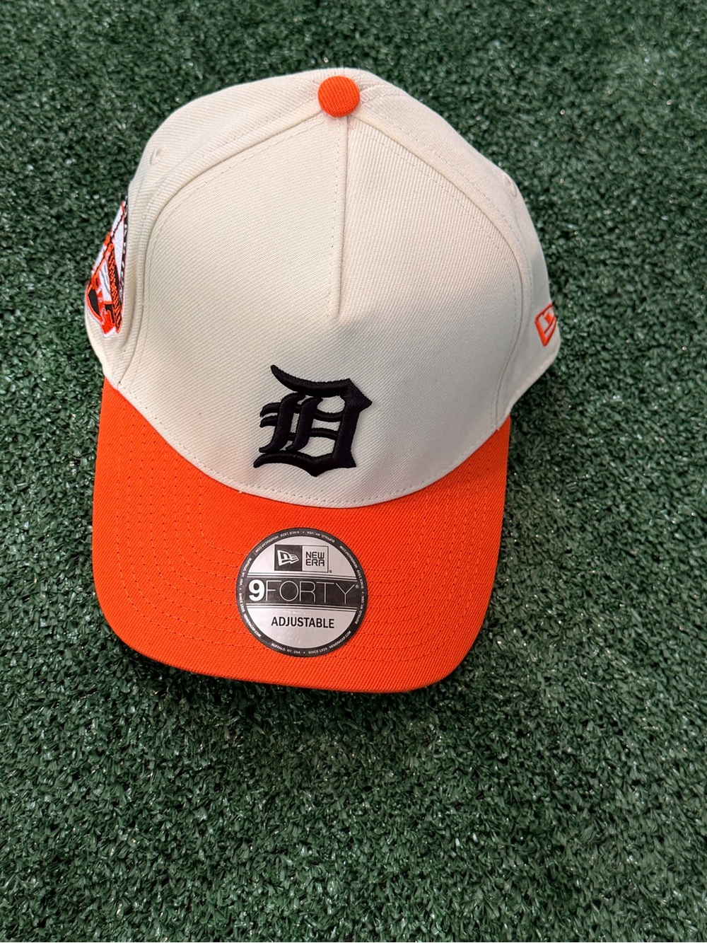 New Era mans Detroit Tigers Orange and Cream 9FORTY Adjustable Hat